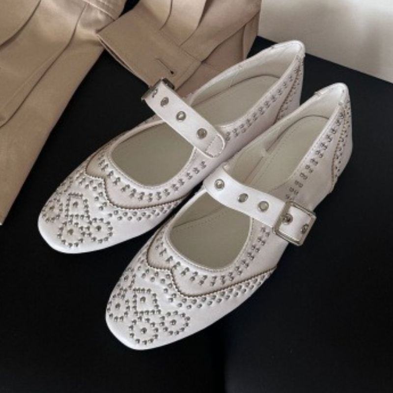 Retro Rivet Buckle Design Flat - Women Fashion Brand ulasan dan harga